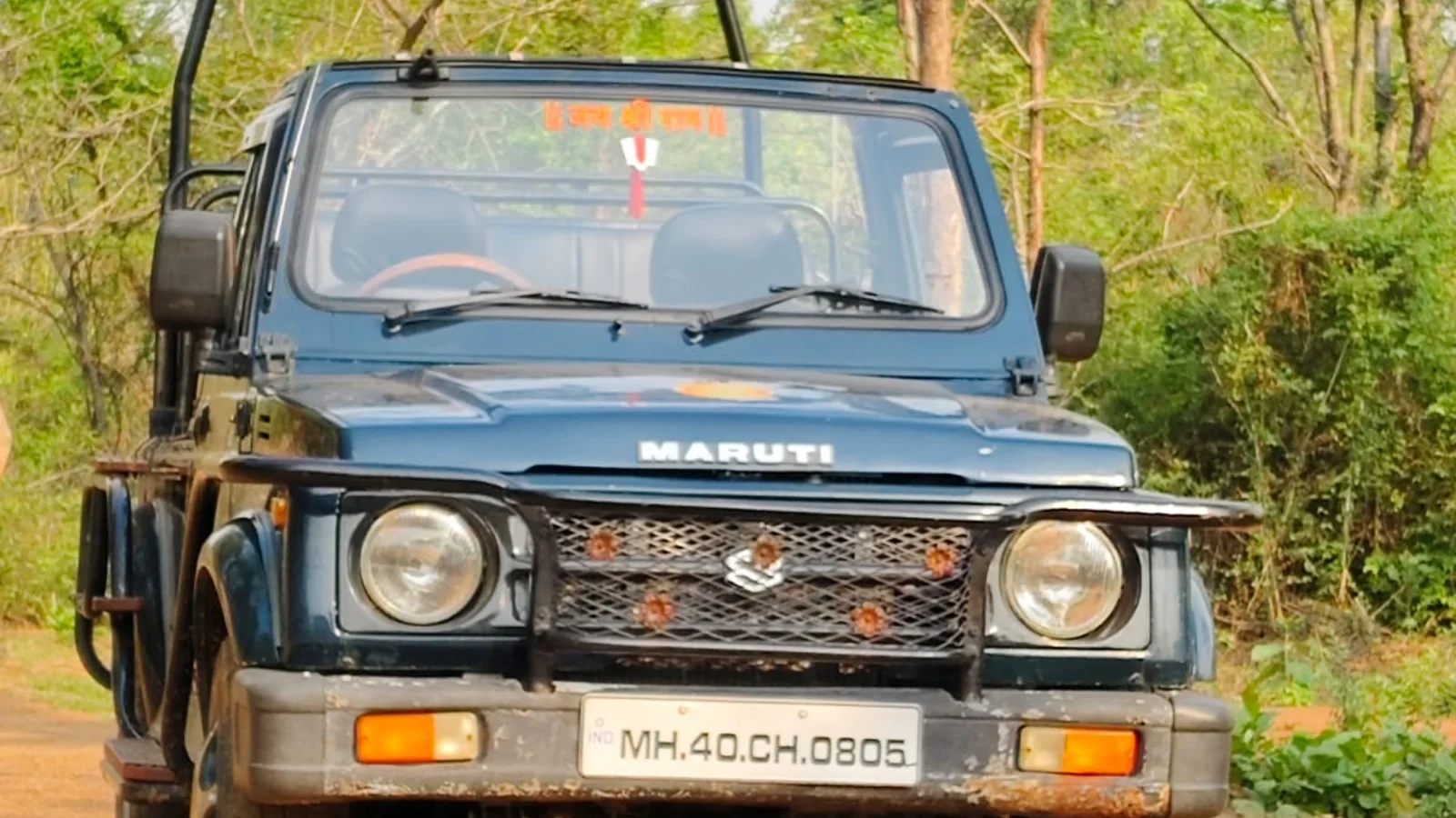 Jeep safari on a forest road during a Nagpur to Tadoba itinerary